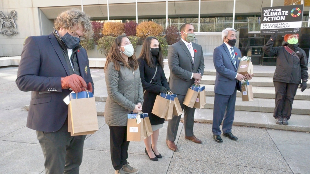 In front of a gathering of city councillors, Calgary environmental groups presented bags filled with shortbread; to indicate they feel time is short to take action on climate change. The goal of the environmental groups is for Calgary to meet emissions targets by 2050, otherwise known as net zero.