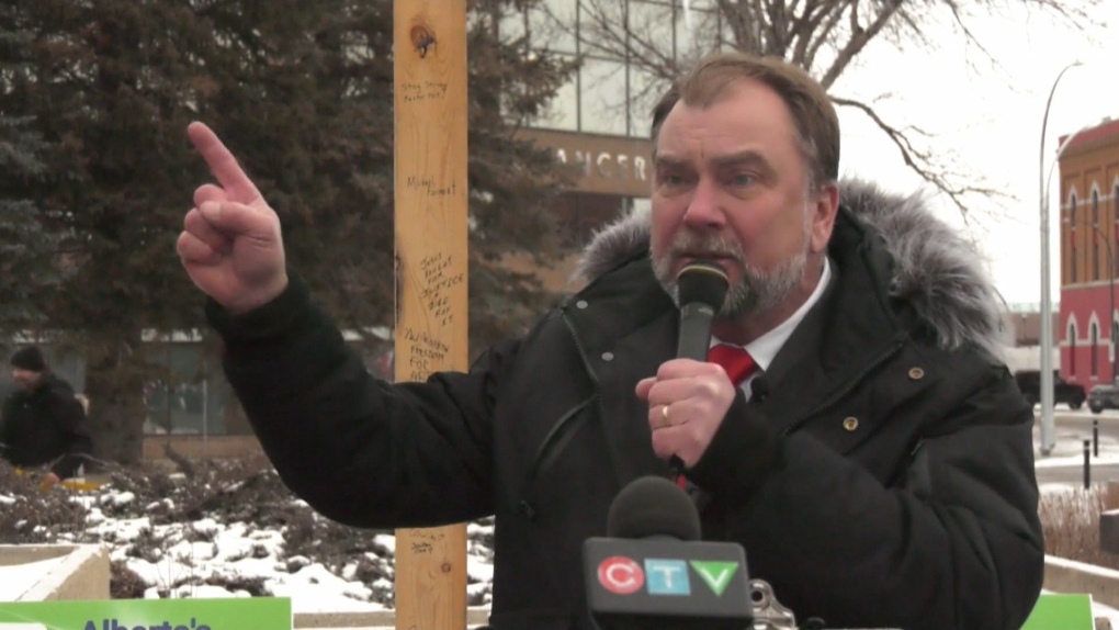 Artur Pawlowski, pendeta jalanan Calgary, diharapkan mendengar putusan dalam kasus blokade