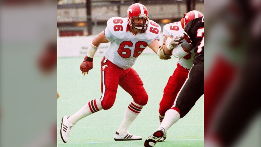 Lloyd Fairbanks, a former Stampeder, was named to the CFL Hall of Fame (Photo: Twitter@CalgsStampeders)
