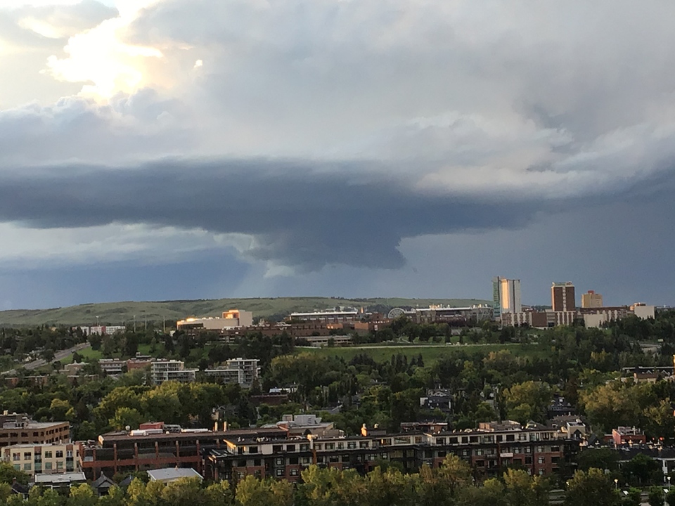 Photo of the Day, tornado warning, Calgary